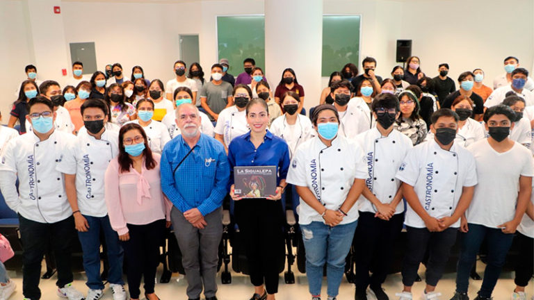 Visita académica de Mario Ardón Mejía a la UNICACH