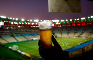 Se prohíbe venta de cerveza con alcohol en perímetros de los estadios de Qatar 2022