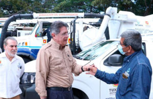 Equipa Carlos Morales al SMAPA con unidades para atención de reportes
