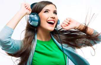 ¿Escuchar música con audífonos puede causar pérdida auditiva?
