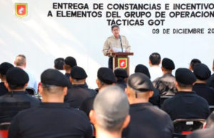 Encabeza Carlos Morales entrega de constancias y reconocimientos a integrantes del GOT por su contribución a reducir delitos en Tuxtla