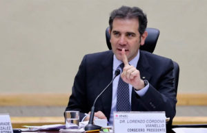 Adelanta Lorenzo Córdova que habrá una “dura y ardua batalla jurídica” para defender la democracia en México