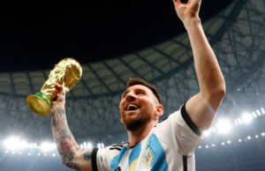 Lionel Messi conquistó el Mundial y quedó a una estrella del futbolista más ganador de la historia: el título de la discordia