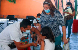 El Gobierno de Guerrero autoriza el uso de vacunas caducas contra la covid en niños de entre 5 y 12 años