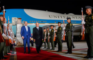 Joe Biden aterriza en el AIFA; es recibido por el presidente López Obrador