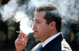 México hace vigente prohibición de consumo de tabaco en espacios públicos