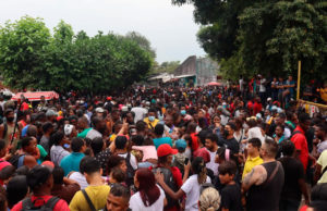 Miles de migrantes protestan en Chiapas para exigir asilo