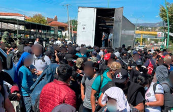 INM rescata a 269 migrantes que viajaban hacinados en caja de tráiler en Chiapas