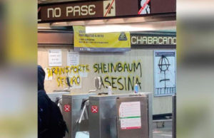 ‘Sheinbaum asesina’: Reclaman con pintas en Metro Chabacano por choque de trenes en la Línea 3