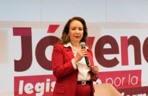 Concluye Fiscalía de la CDMX que Yasmín Esquivel no plagió tesis