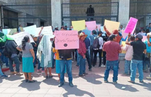 Pobladores exigen destitución de alcaldesa de Teopisca