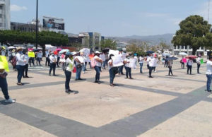 Estudiantes indígenas de la Manuel Larráinzar se manifiestan en Tuxtla Gutiérrez