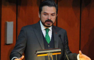 Pide Zoé Robledo a la población confiar en los servicios públicos
