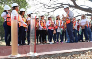 Carlos Morales recorre la PTAR “Tuchtlán” en compañía de AMMJE Tuxtla