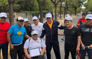 Da Carlos Morales banderazo de salida a la Carrera Clásica “Reto Coyote 2023”