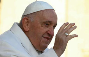 Papa Francisco fue hospitalizado por problemas cardíacos y respiratorios