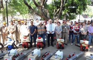 Trabaja Ayuntamiento de Tuxtla en Salud Preventiva a través de saneamiento y fumigación del Río Sabinal