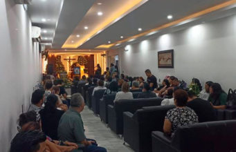 Familiares y amigos despiden al biólogo Ariel Muñoz, quien murió tras ser succionado por alcantarilla en Tuxtla