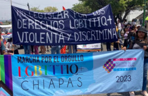 Igualdad y respeto exigen asistentes a la marcha de la comunidad LGBTTIQ+ en Chiapas