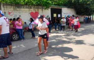 En Tuxtla Gutiérrez, padres de familia de la Primaria Justo Sierra toman la escuela en protesta por casos de acoso sexual