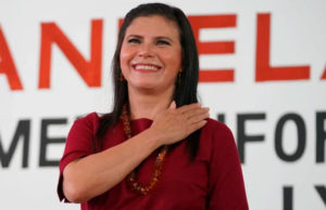 AMLO baja a Manuelita de la contienda para la gubernatura de Chiapas