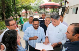 Carlos Morales supervisa obra del Parque de la Marimba