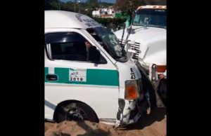 ¡Otro colectivazo en Tuxtla! Se reportan quince personas lesionadas en el accidente ocurrido esta mañana en el Libramiento Sur