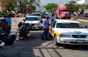 Realiza Policía Municipal operativo para la inspección de taxis