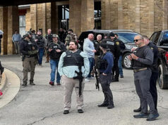 Un hombre armado embiste con un vehículo una sinagoga en Michigan y muere abatido en un tiroteo con la Policía