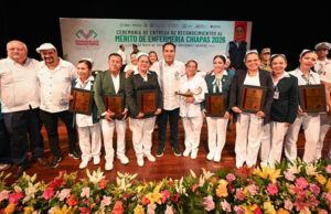 Eduardo Ramírez Aguilar reconoce al personal de enfermería e instala el Comité Estatal de Partería