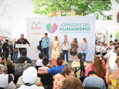 Eduardo Ramírez acerca programas y servicios a familias mediante las Jornadas del Humanismo