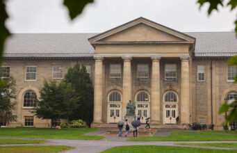 “Los siete de Cornell”: lo que se sabe sobre la denuncia por violación en grupo en la universidad de élite